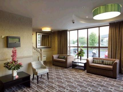 The Golden Acorn Wetherspoon Hotel Glenrothes Exterior photo